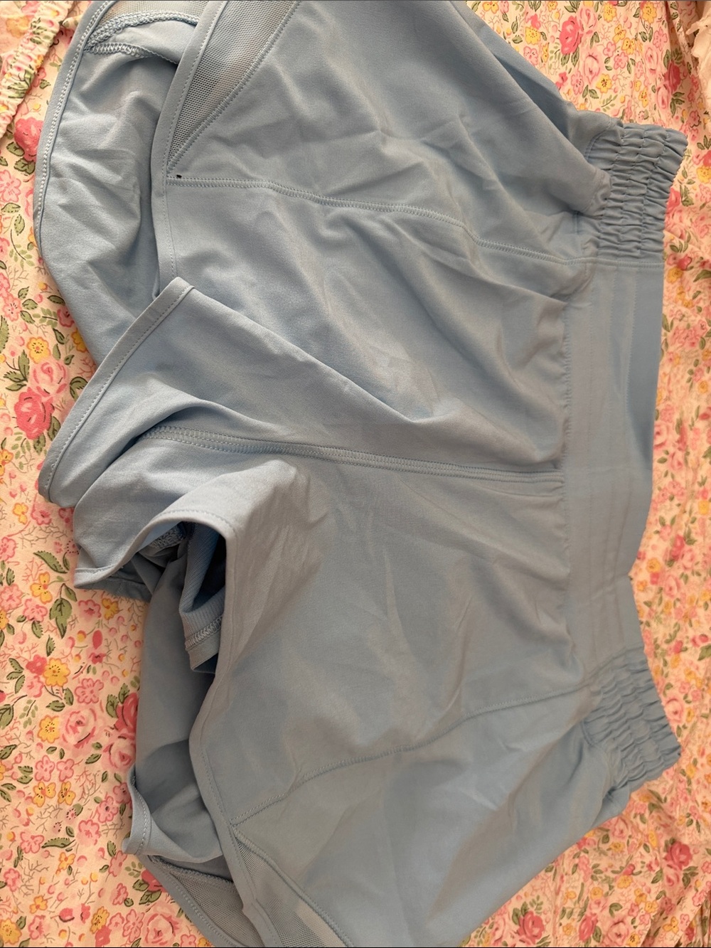 Womens lululemon hotty hot high rise 2.5 inseam. Worn once.